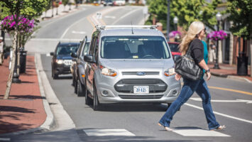 Ford, İnsanları Sürücüsüz Otomobillere Karşı Test Etti